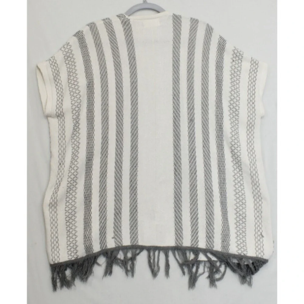 Olive +‎ Oak Open Front Fringe Cardigan Women M Cream Gray Striped Boho Kimono
